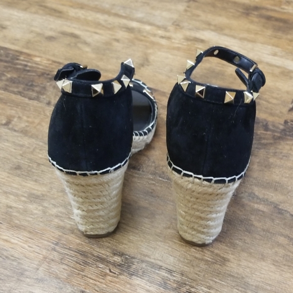 Marc Fisher Knoll Studded Wedge Sandals - Picture 4 of 4